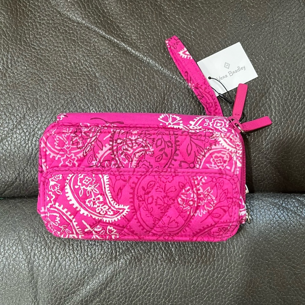 Vera Bradley all in one crossbody for iPhone 6 in stamped paisley